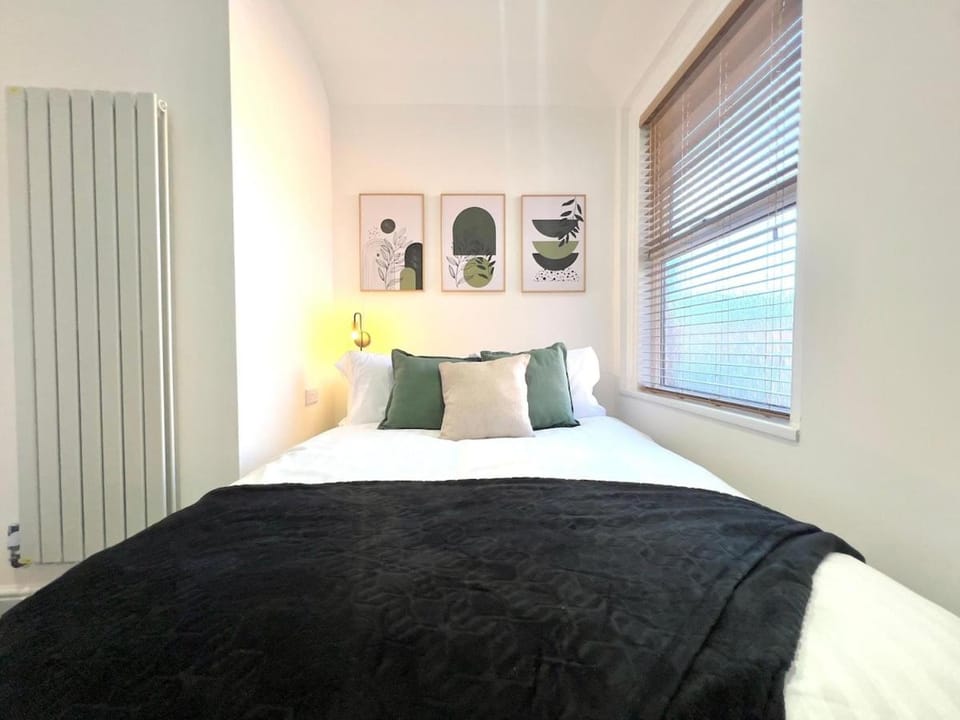 Yastayzzz at Brand New Apartment 3 Worcester House & Free Parking Apartment in Worcester
