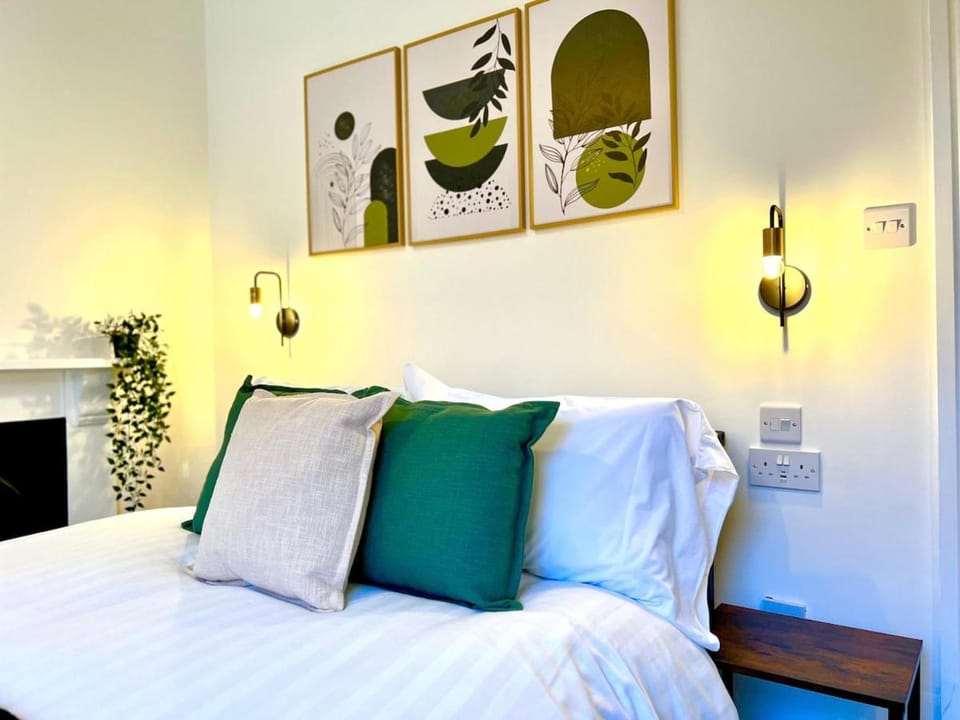 Yastayzzz at Brand New Apartment 3 Worcester House & Free Parking Apartment in Worcester