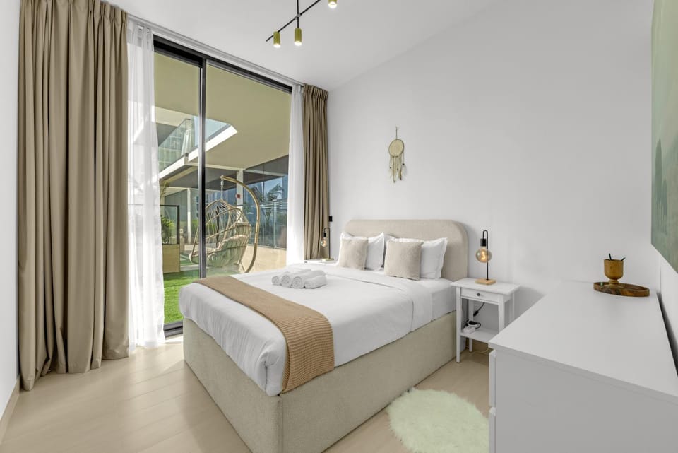 Waves - Comfy and Stylish 1BR with Huge Balcony Apartment in Dubai