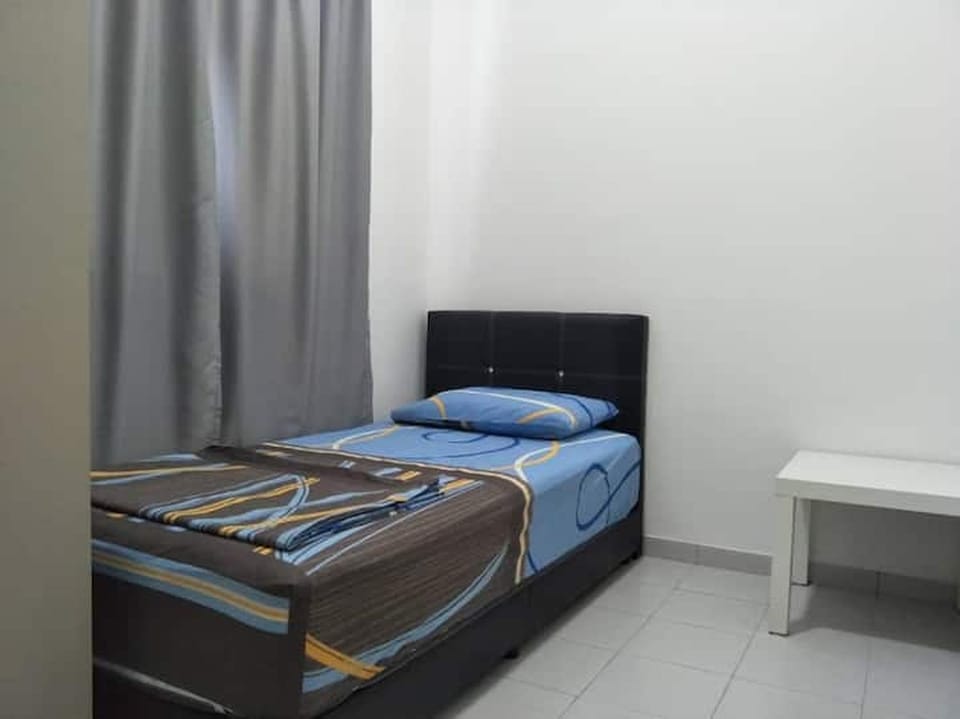 Pleasant Stay at Mesahill - 1 Queen 1 Single Bed by Tareq Apartment in Negeri Sembilan, Malaysia