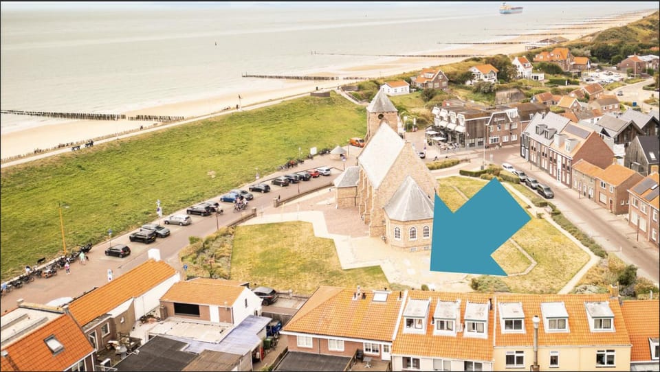 Newly Refreshed Family Retreat in Zoutelande Bed and Breakfast in Zoutelande