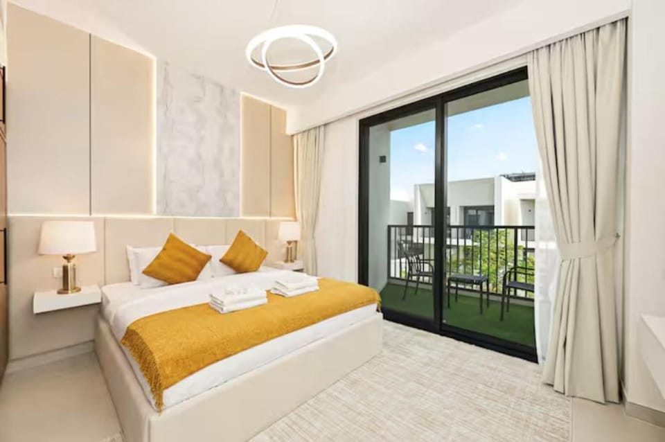 Golden Stays - Modern Luxe 4BR Oasis I Peaceful Views Apartment in Dubai