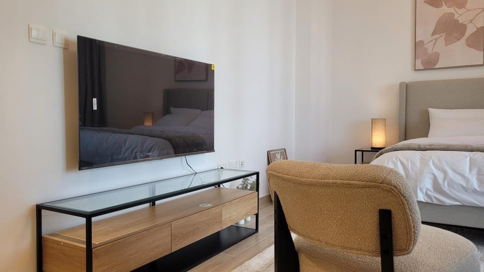Comfortable & Stylish, Steps from F1 Arena! Apartment in Abu Dhabi