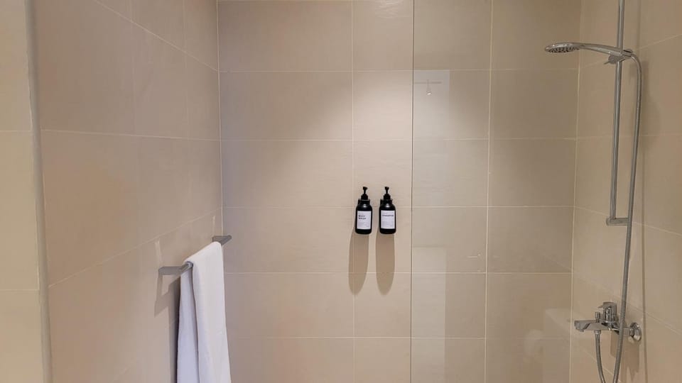 Comfortable & Stylish, Steps from F1 Arena! Apartment in Abu Dhabi