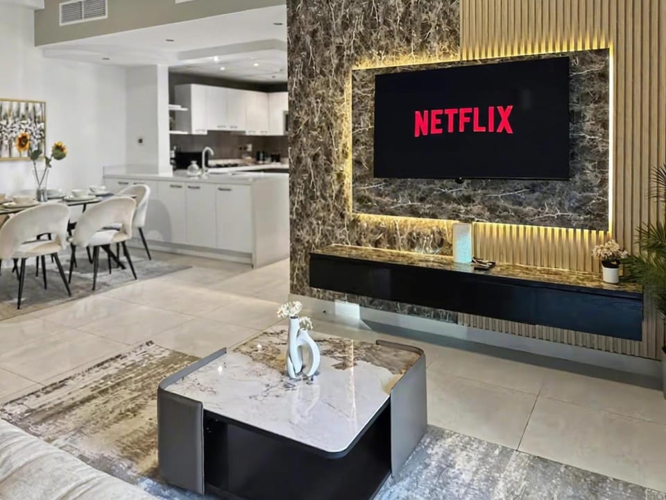 Breathtaking 2BR in Marina - Steps to Metro Apartment in Dubai