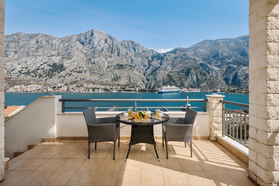 Kotor Vista Seaview 2 apartment by MN Property Apartment in Muo