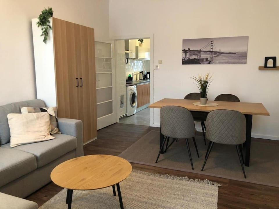 New Urban Chic with free parking near subway Apartment in Vienna