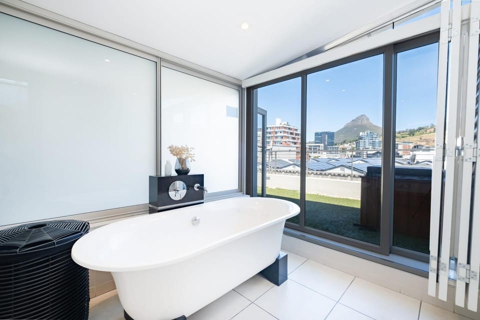 Natural landscape, Hot Tub, Bathroom, Mountain view, Bath