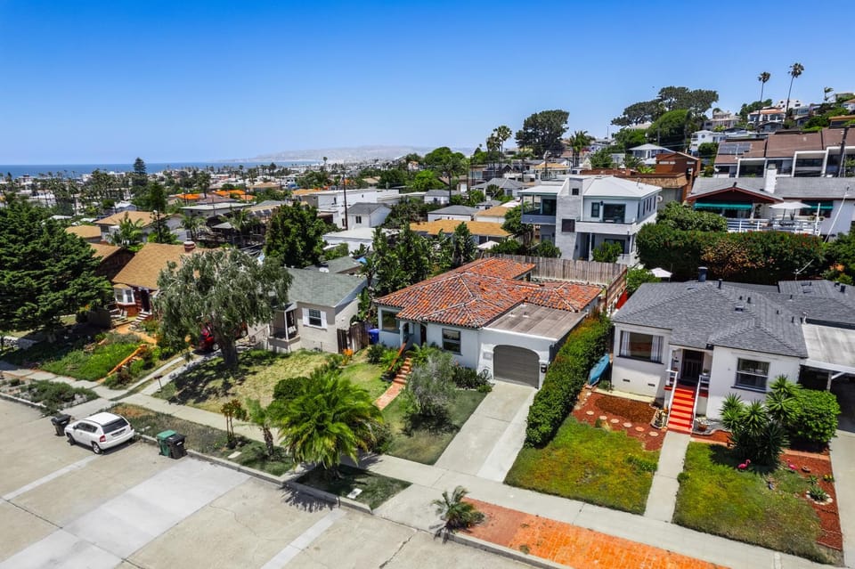 Coastal SD Retreat Studio Pets Close to Ocean Apartment in Ocean Beach