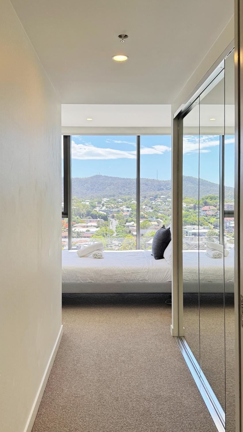 Amazing Views 2BD 2BA Homey Toowong Abode Pool M29 Apartment in Toowong