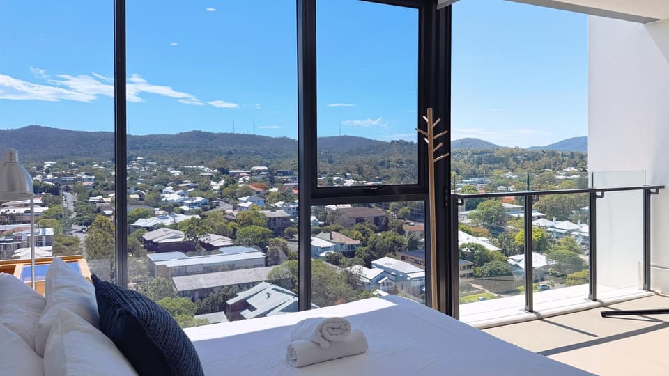 Amazing Views 2BD 2BA Homey Toowong Abode Pool M29 Apartment in Toowong