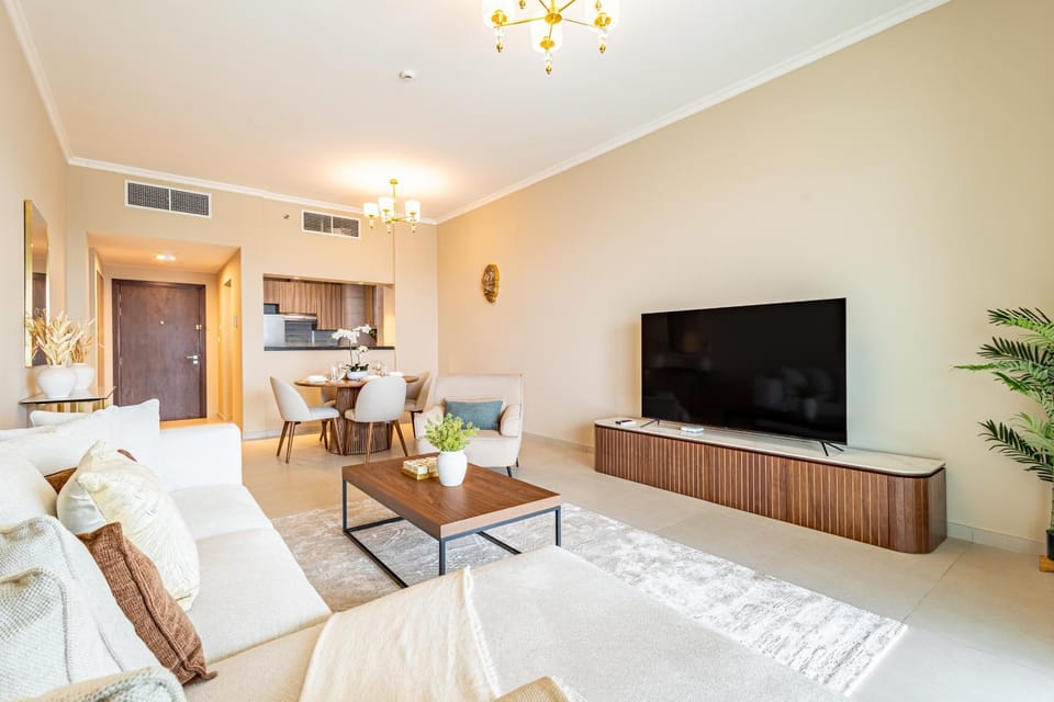 Private Beach - Full Zayed Museum Views - 1 min walk to Mamsha Boulevard and Beach - Ajwan Towers - Massive Balcony - 5 min to Louvre, Zayed National Museum, teamLab Phenomena, National History Museum, Guggenheim and more Apartment in Abu Dhabi