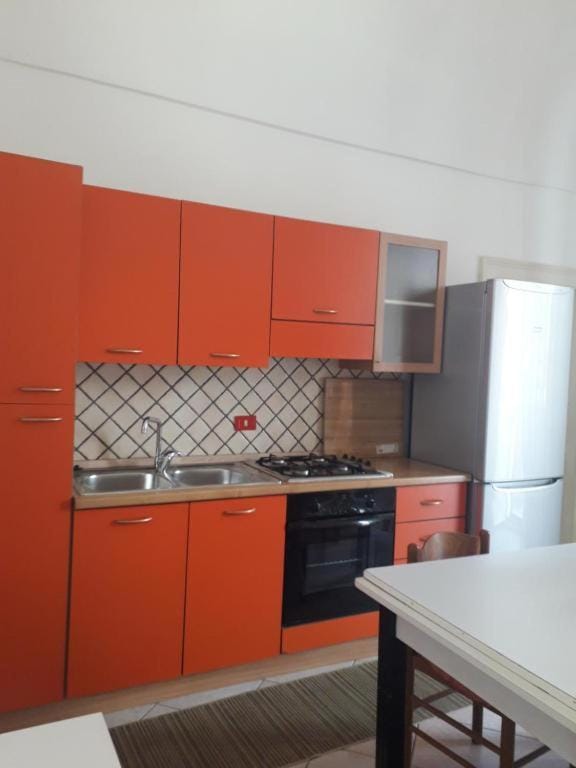 Dining area, oven, stove
