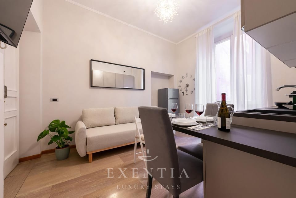 Trevi Fountain Apartment by Spanish Steps Apartment in Rome