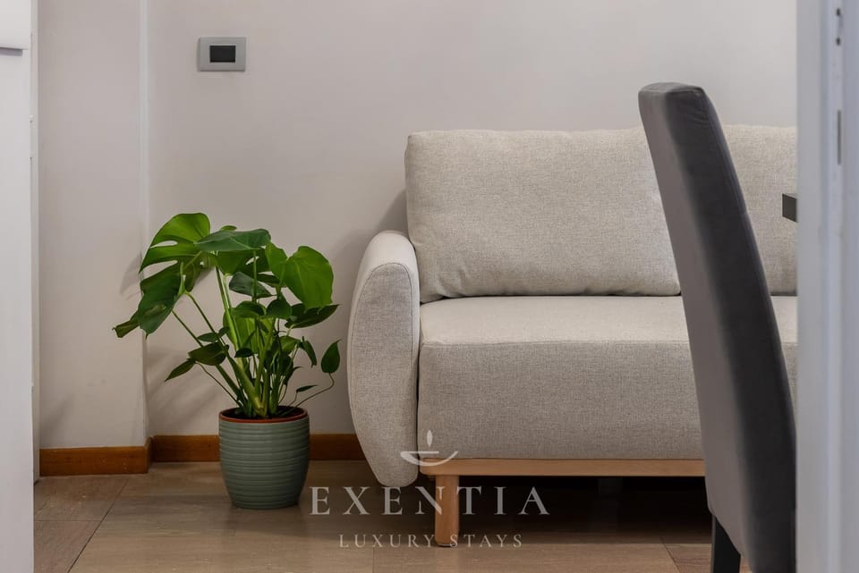Trevi Fountain Apartment by Spanish Steps Apartment in Rome