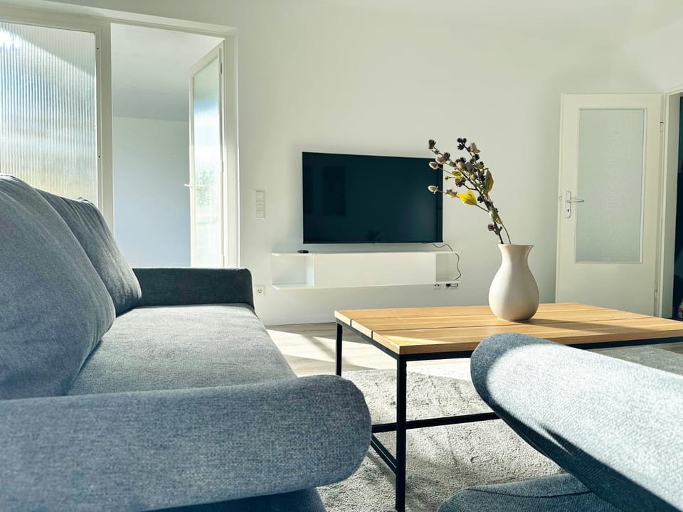 Communal lounge/ TV room, Evening entertainment