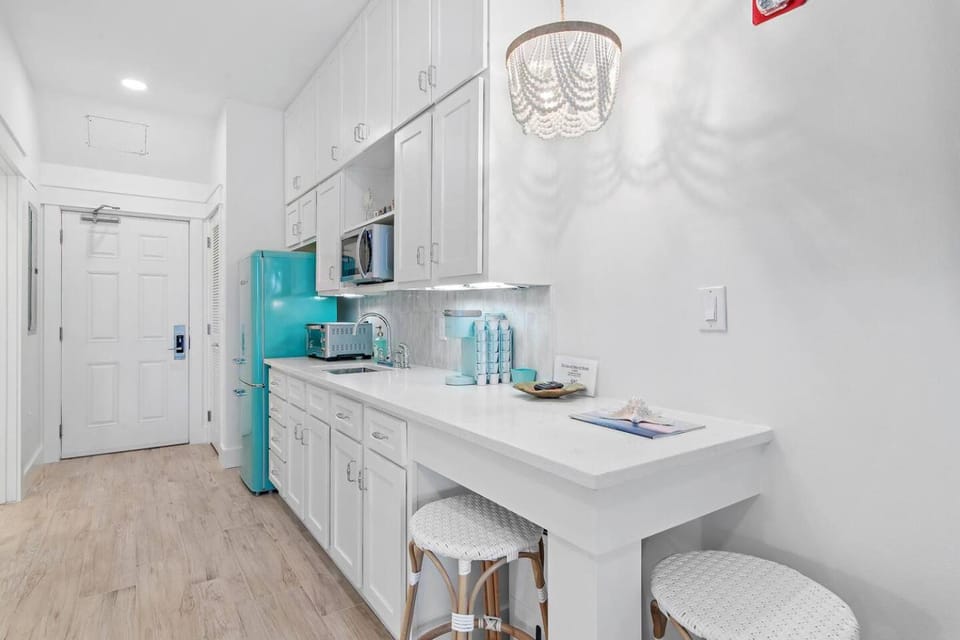 Coffee/tea facilities, Kitchen or kitchenette, minibar