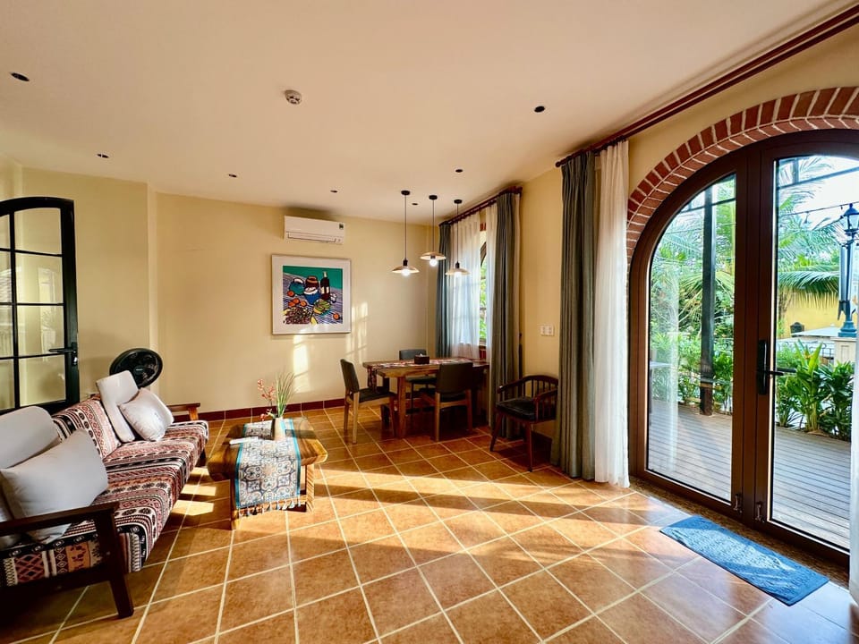 Patio, Living room, Seating area, air conditioner