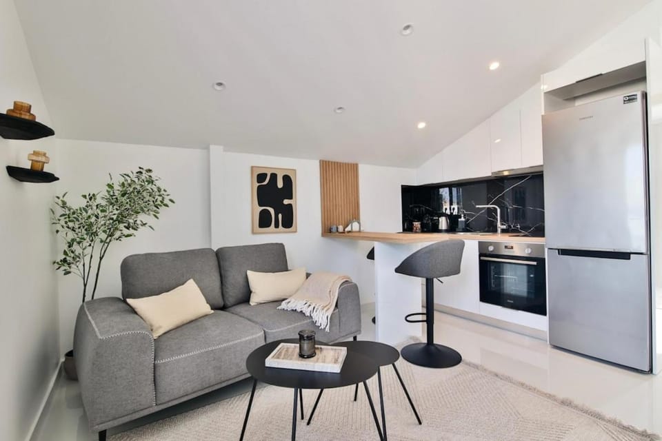 Kitchen or kitchenette, Living room