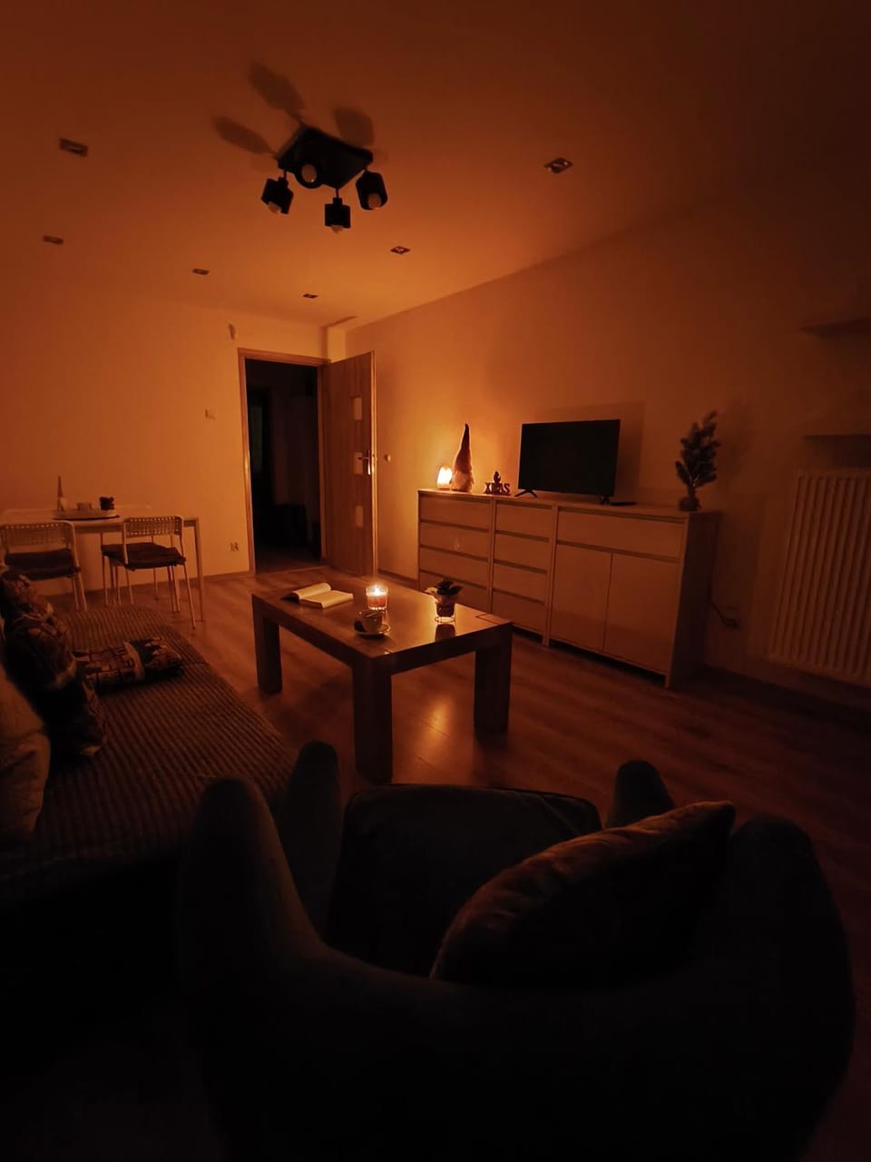 Communal lounge/ TV room, Bed, TV and multimedia, Living room, Seating area, Dining area, Evening entertainment