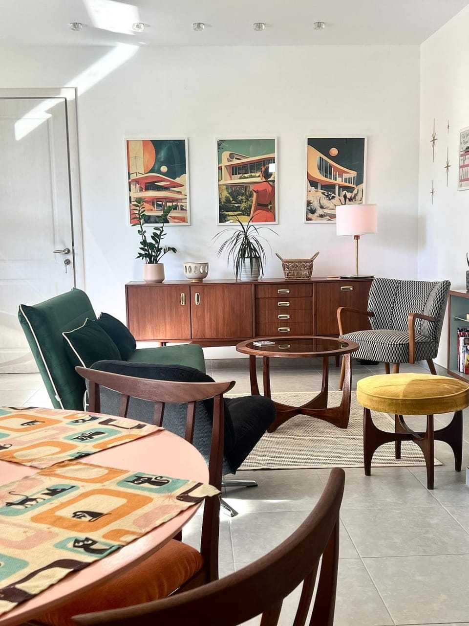 Living room, Seating area