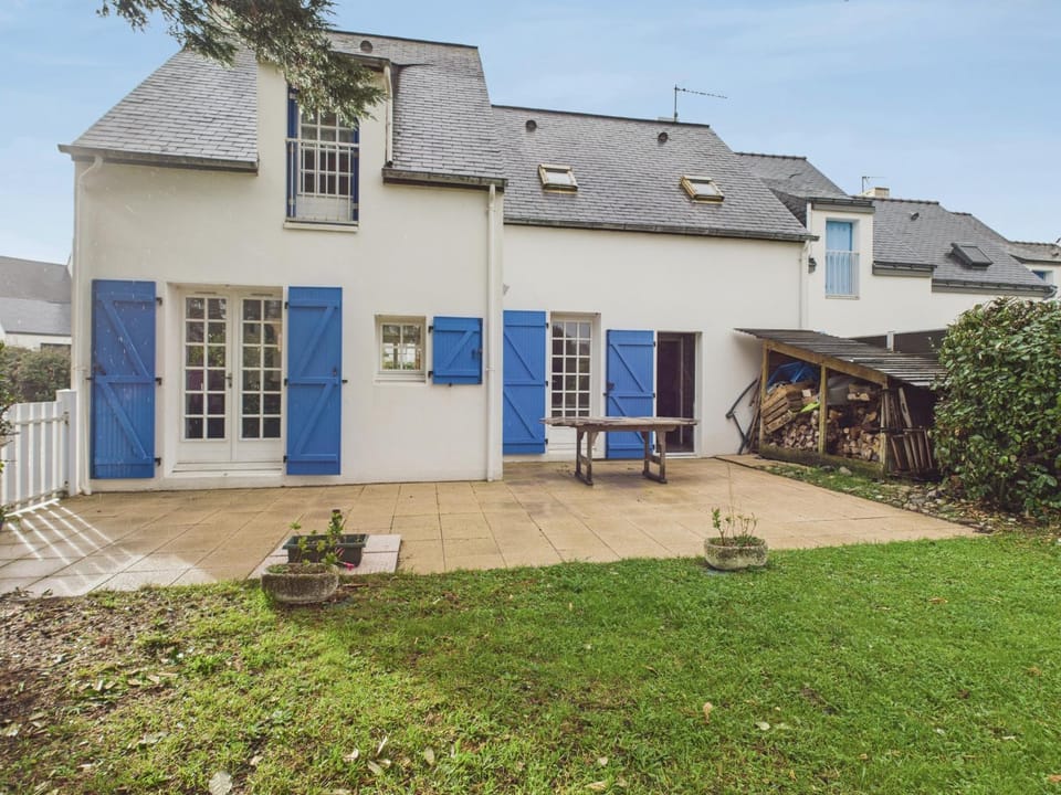 Property building, Facade/entrance, Off site