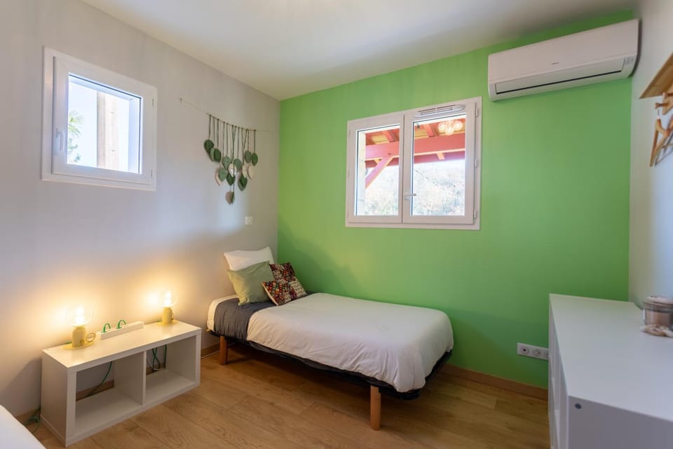 Living room, Bedroom