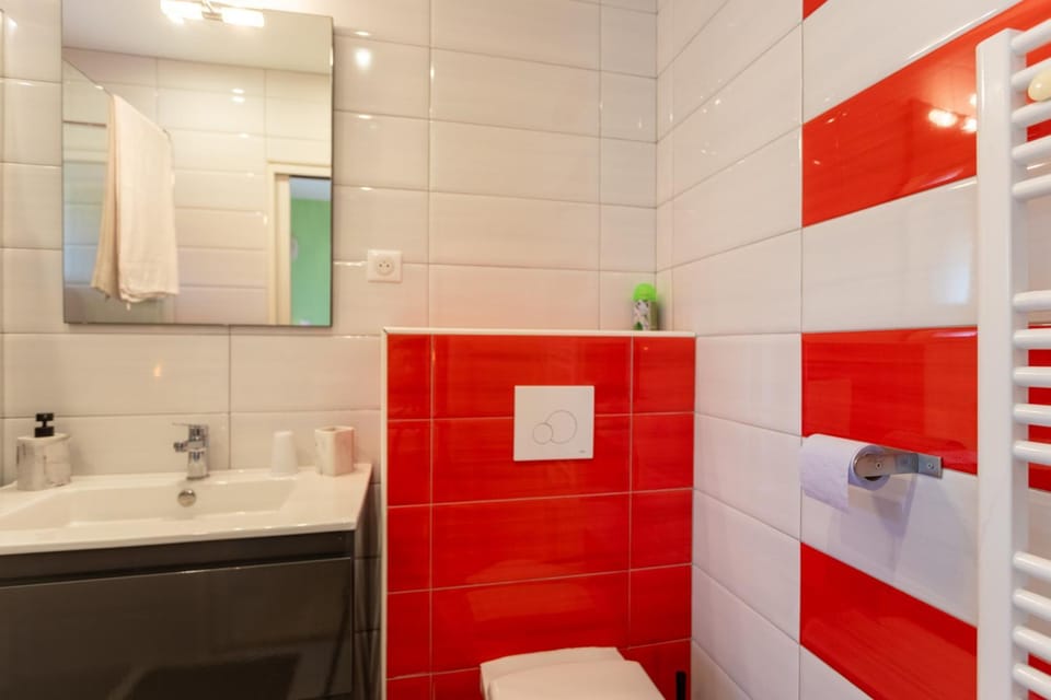 Bathroom, Living room