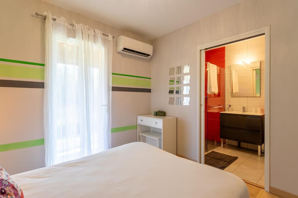 Living room, Bedroom