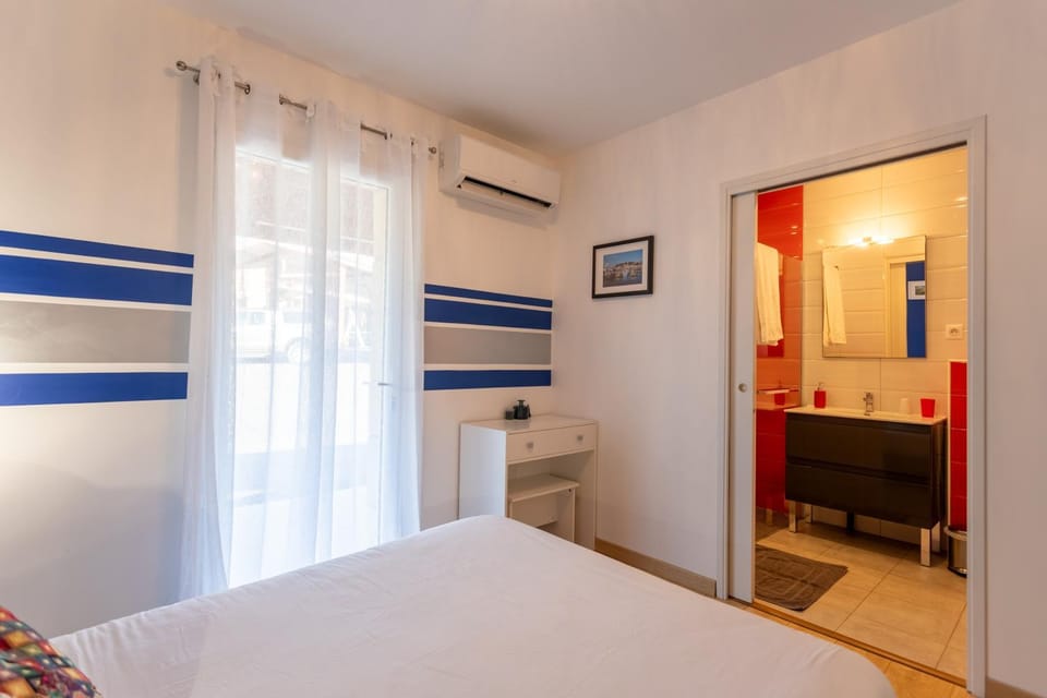 Property building, Living room, Bedroom