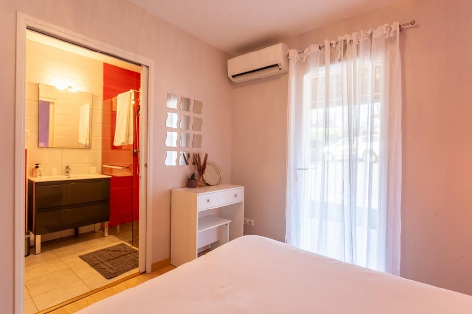 Living room, Bedroom