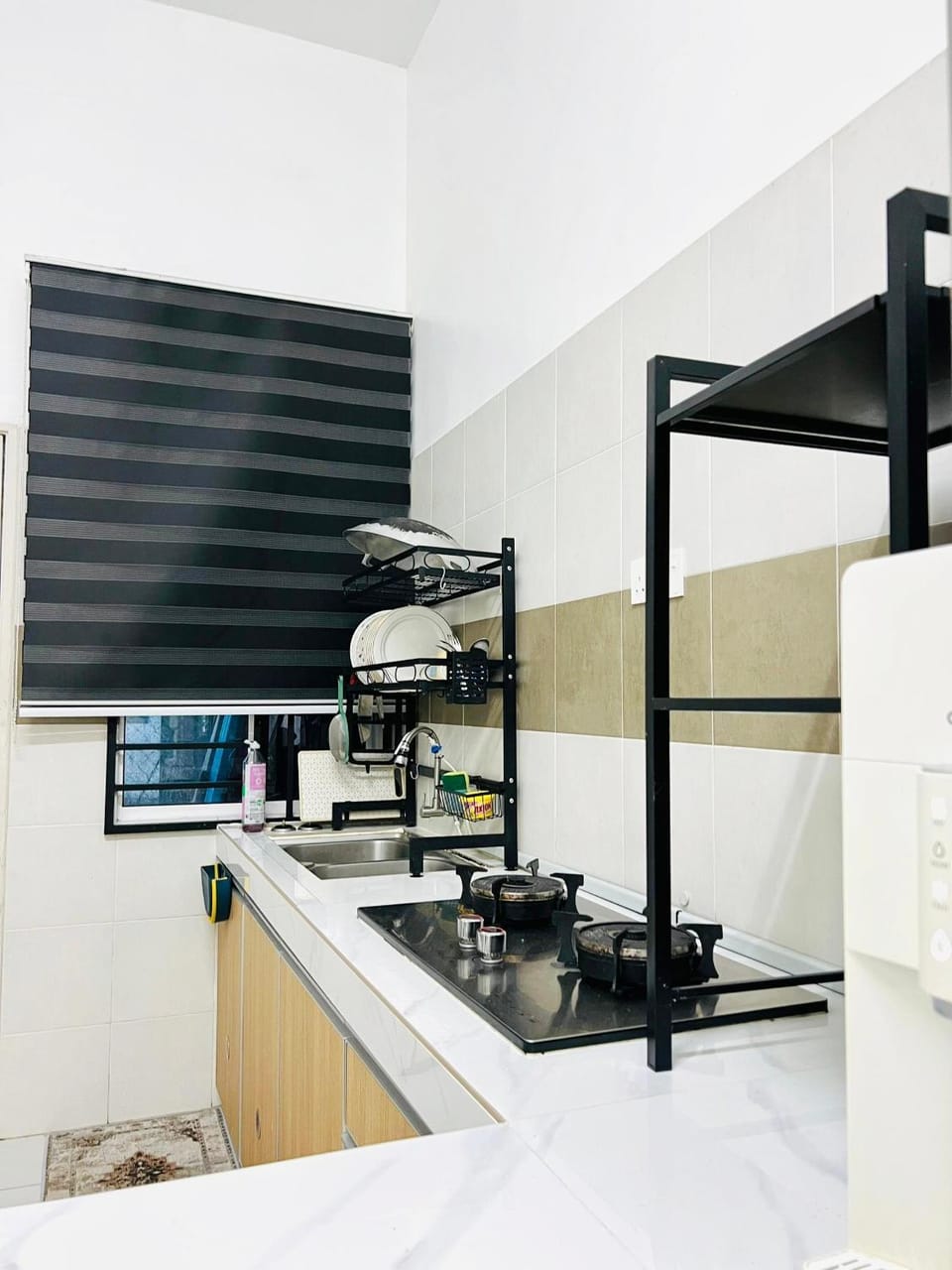 Kitchen or kitchenette, minibar, stove