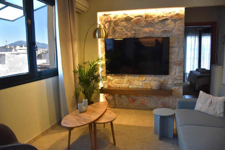 TV and multimedia, View (from property/room), Living room, City view, heating
