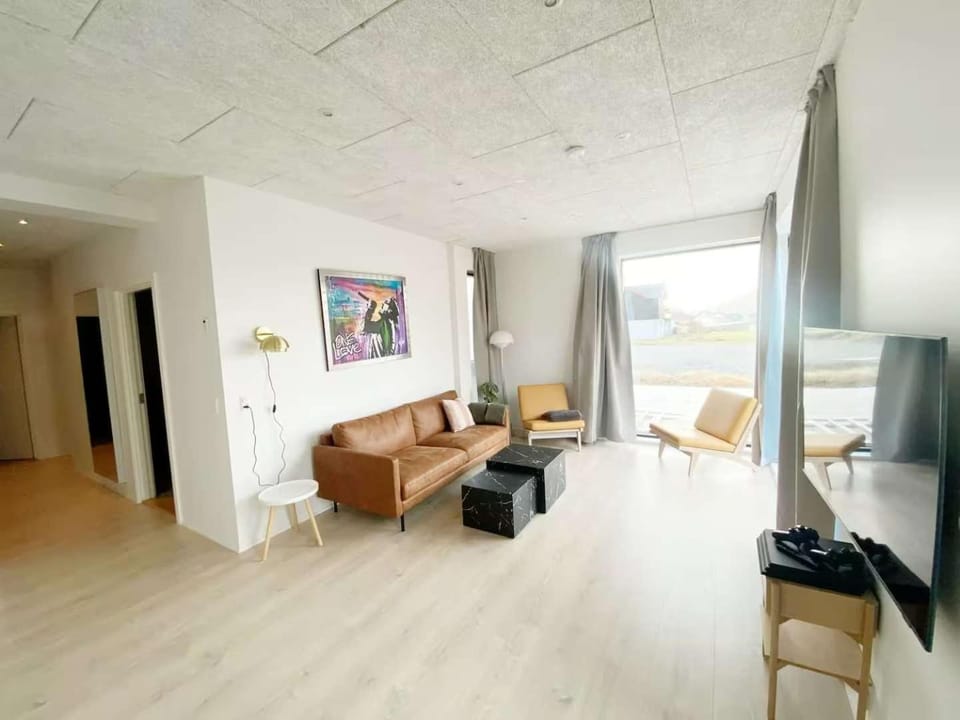 Modern 4BR Luxury Home with Ocean View & Jacuzzi Villa in Europe