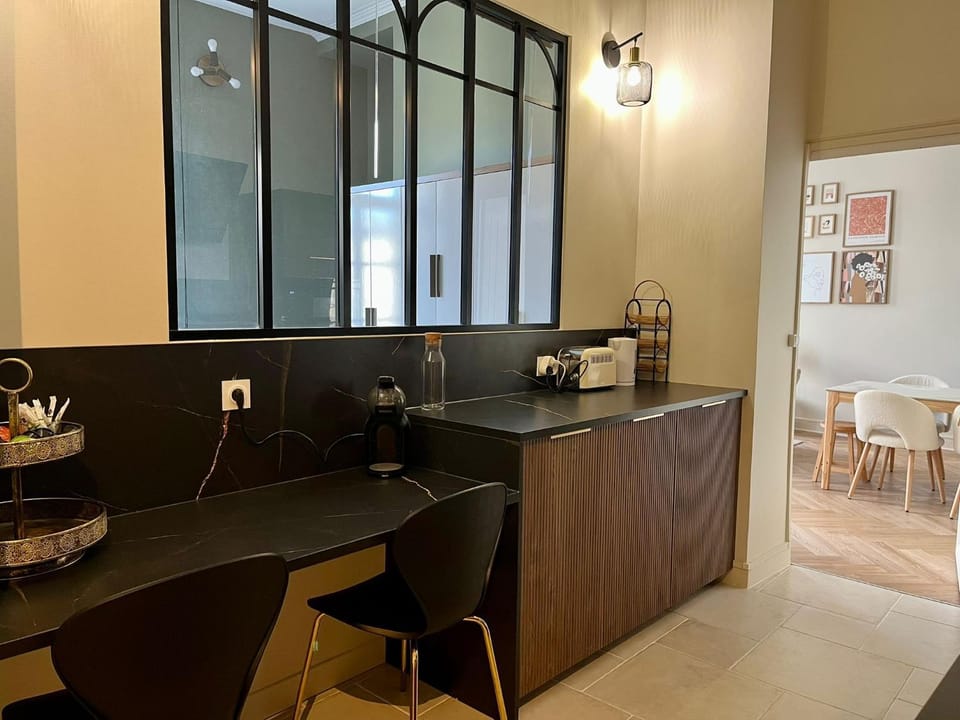 Coffee/tea facilities, Dining area, toaster, kitchen