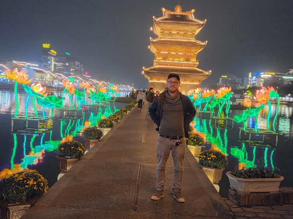 Nearby landmark, Night, People, Natural landscape, Guests, City view, group of guests