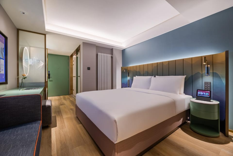 Bed, Photo of the whole room