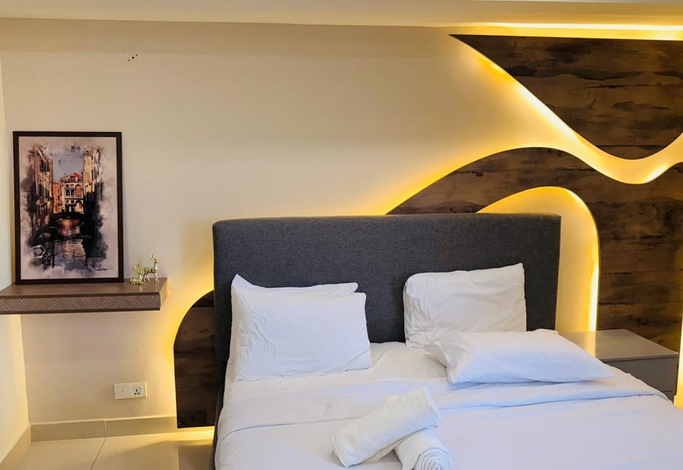 Bed, Photo of the whole room, Decorative detail, Bedroom