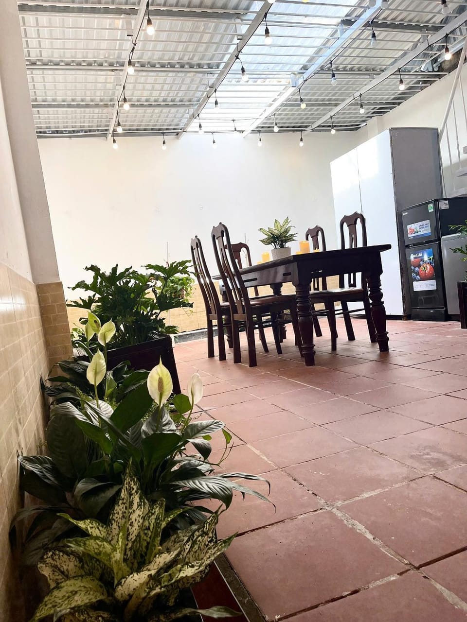 Kitchen or kitchenette, Seating area, Dining area