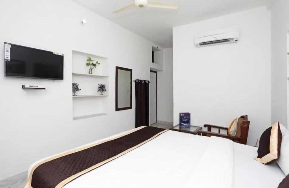 Hotel Sunrise International Hotel in Sindh