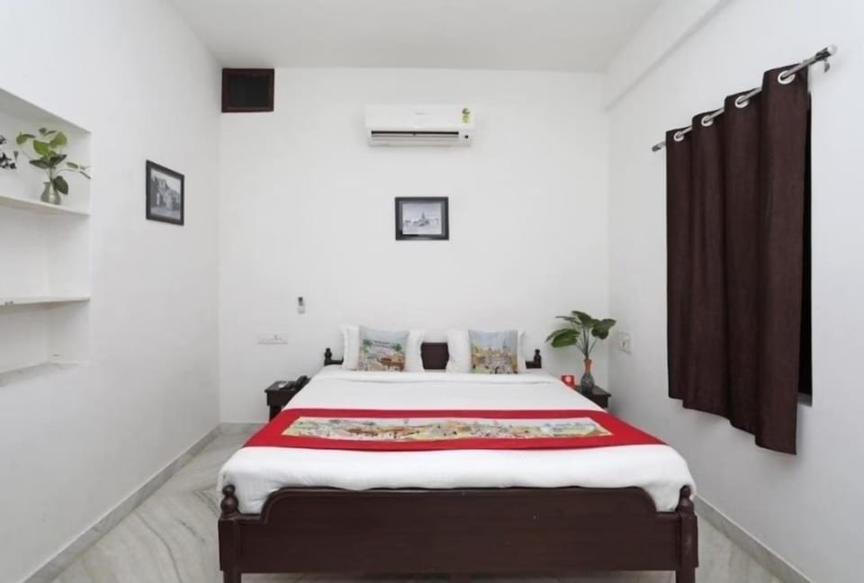 Hotel Sunrise International Hotel in Sindh