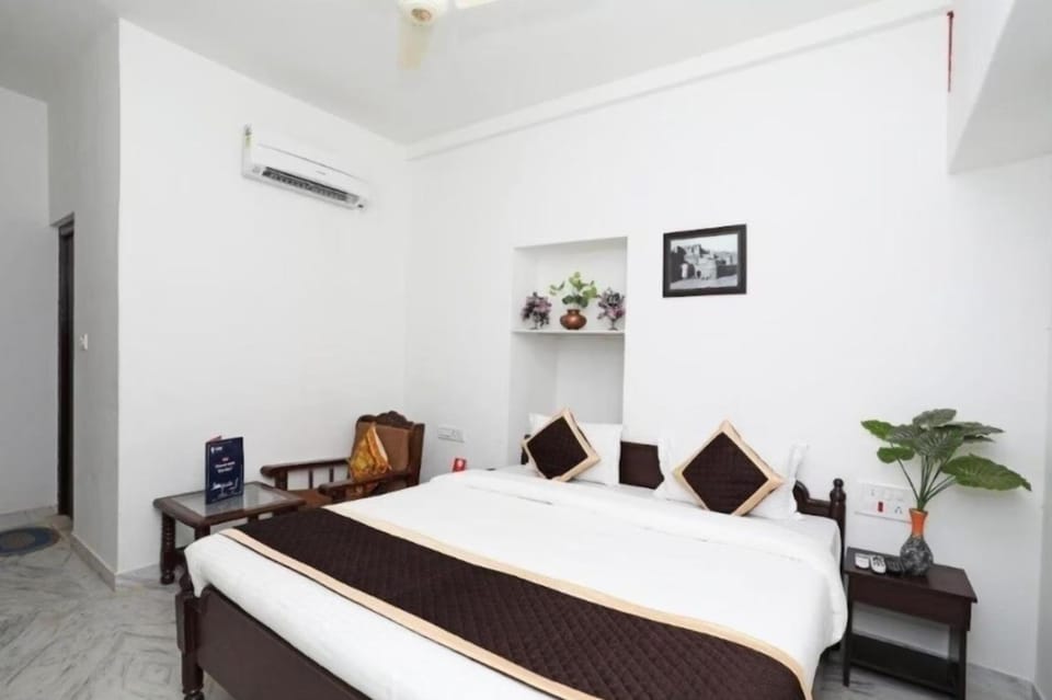 Hotel Sunrise International Hotel in Sindh