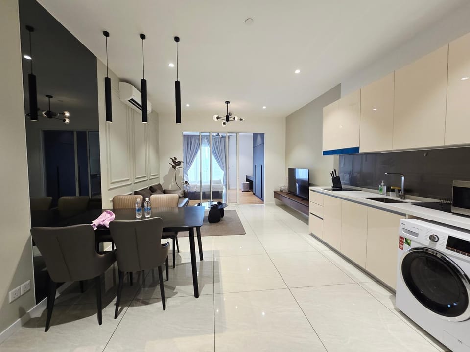 Kitchen or kitchenette, Living room, washing machine