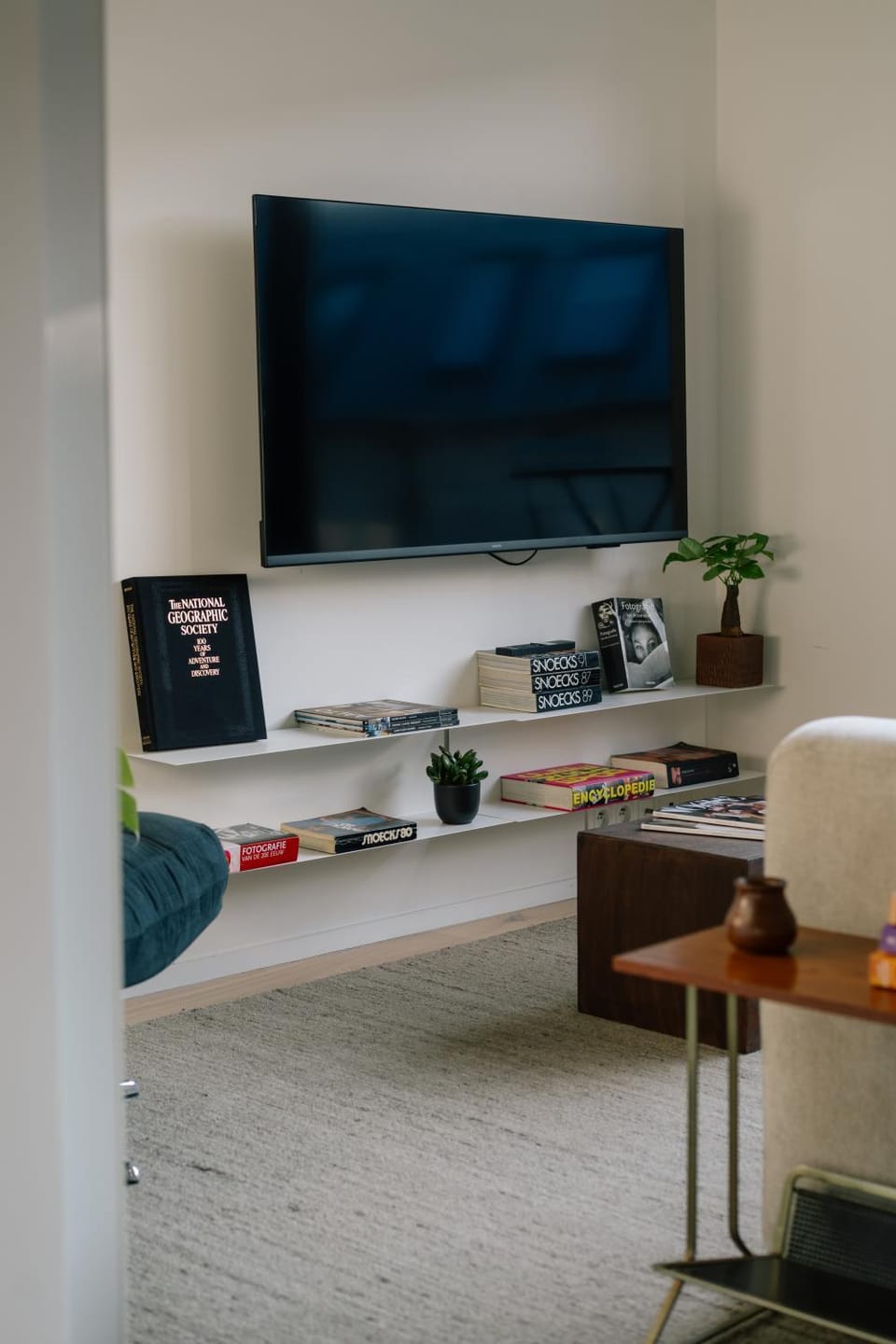 TV and multimedia, Living room, Evening entertainment