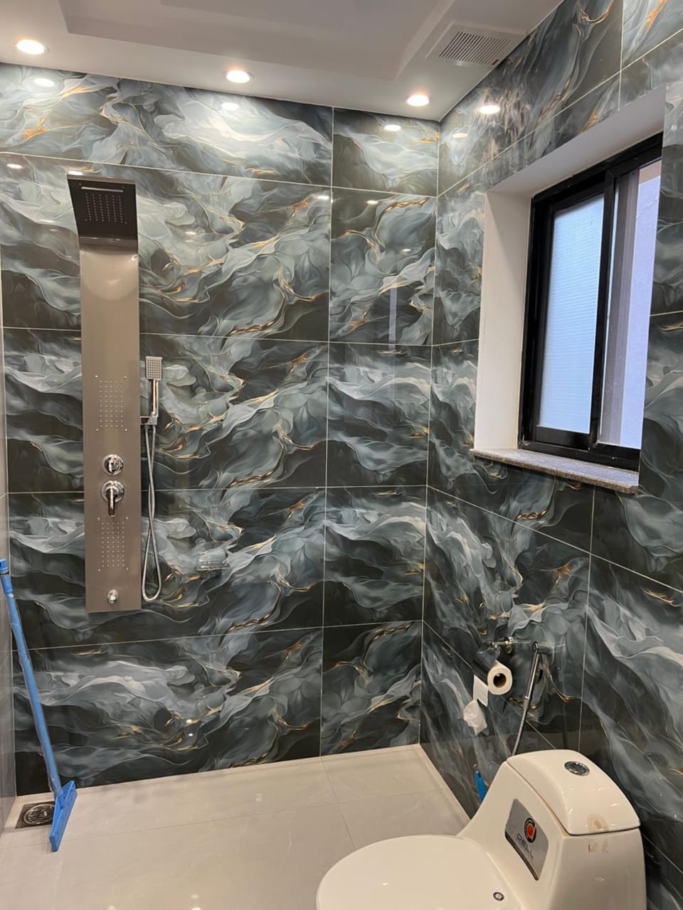 Shower, Toilet, Bathroom