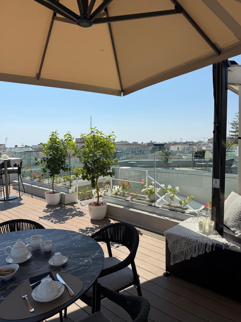 Restaurant/places to eat, Balcony/Terrace, Breakfast