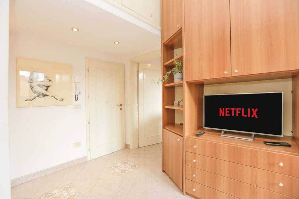 TV and multimedia, wardrobe