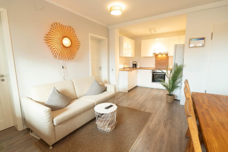Kitchen or kitchenette, Living room, Seating area, Dining area, oven, pet friendly, stove