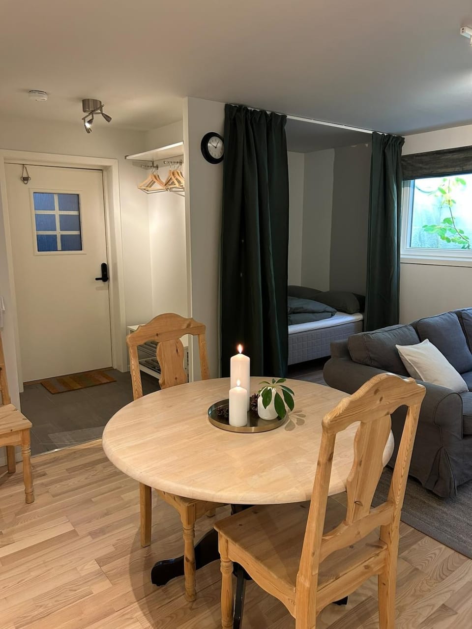 VillaHagavik - studioleilighet til to, nær strand og Kysthospitalet i Hagavik Apartment in Vestland