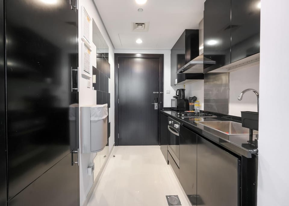 Free housekeeping visits during your stay - StayShort - Chic Studio for 3 People in Business Bay Apartment in Dubai